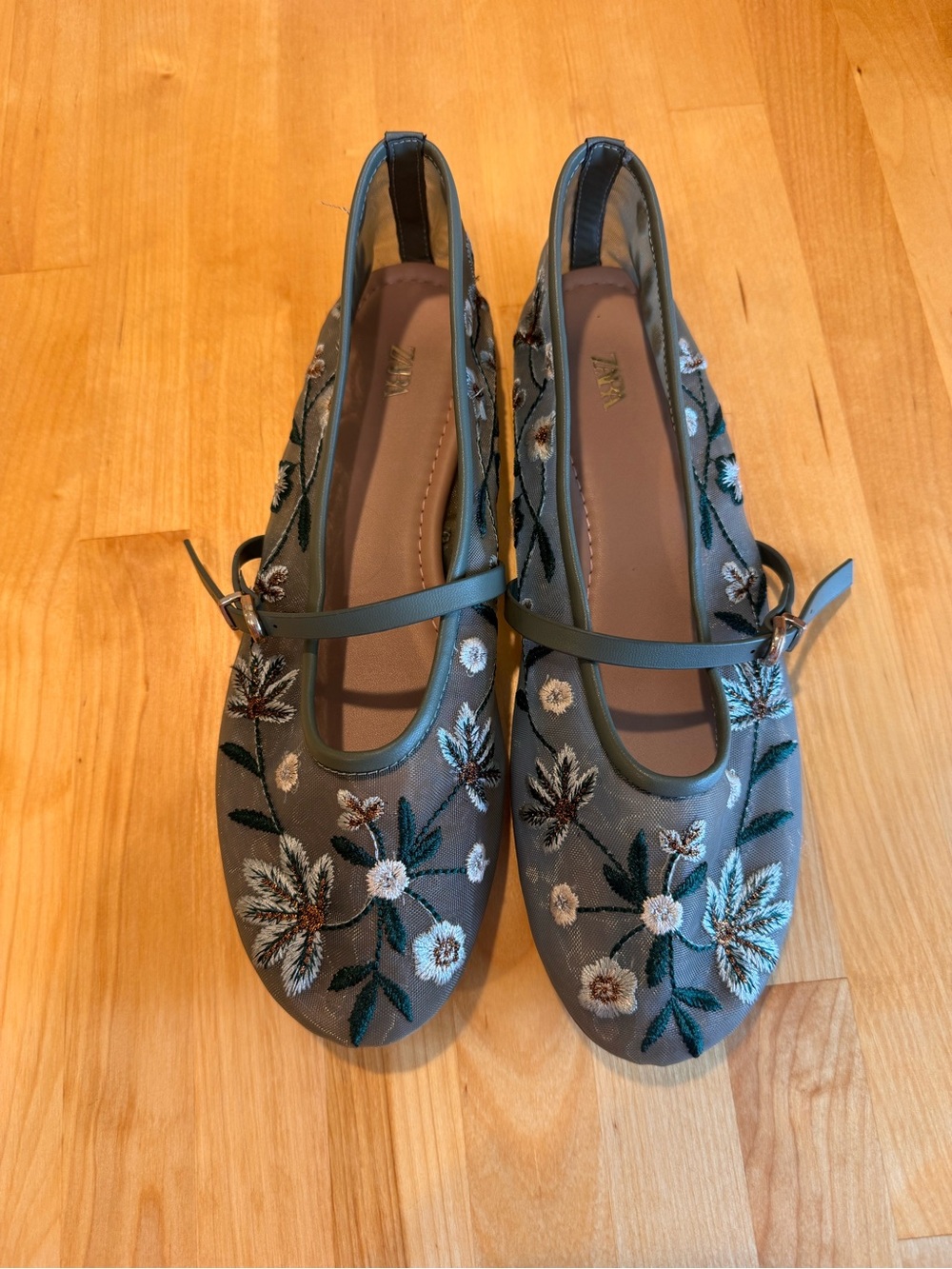ZARA mesh floral embroidered ballet flat